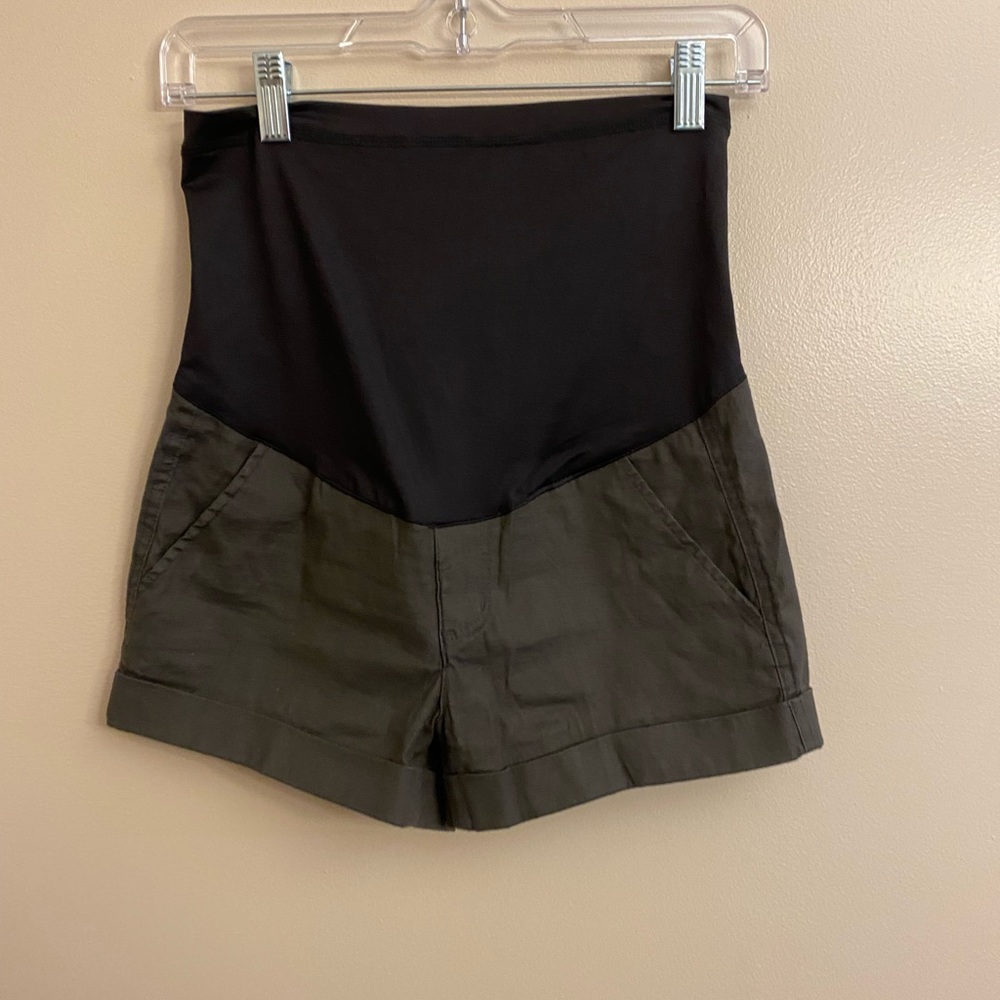 Woman’s maternity pink blush grey shorts size small with belly band shirt shorts